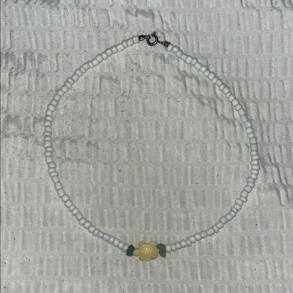 Elegant White and Jade Beaded Necklace with A Turtle Pendant